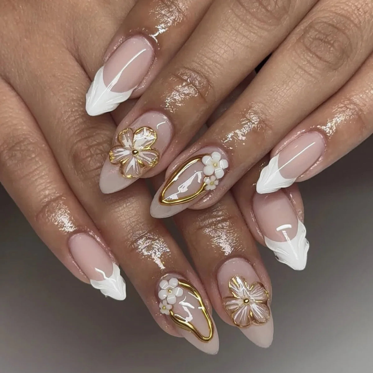 24pcs Flower False Nails Brown Leopard Print Press on Nails Tip Gilded Design Short Almond Fake Nail Set French Full Cover Nail